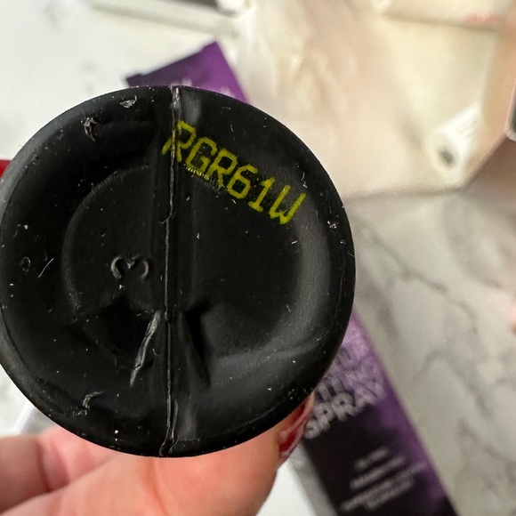 UD All Nighter Waterproof Makeup Setting Spray - Picture 9 of 9